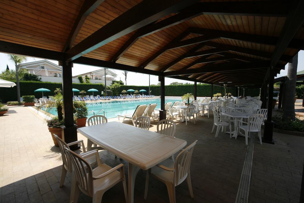 Hotel Leucosya Marina Di Casal Velino Buitenkant foto