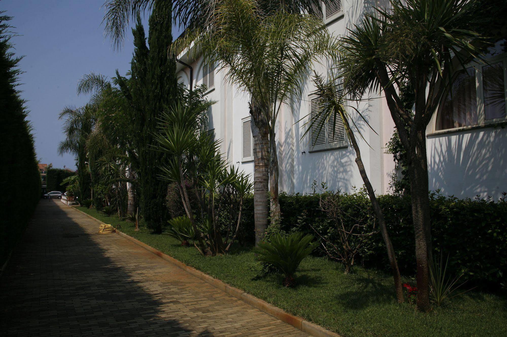 Hotel Leucosya Marina Di Casal Velino Buitenkant foto