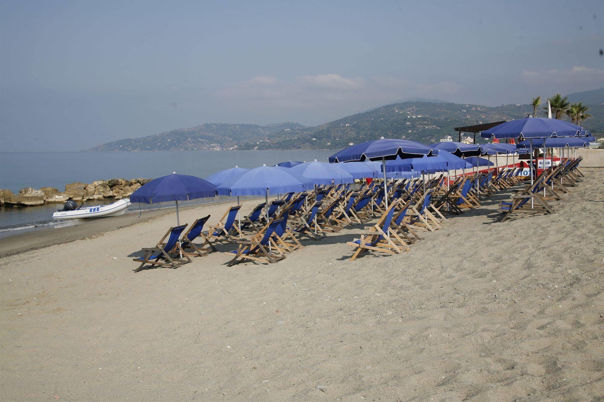 Hotel Leucosya Marina Di Casal Velino Buitenkant foto