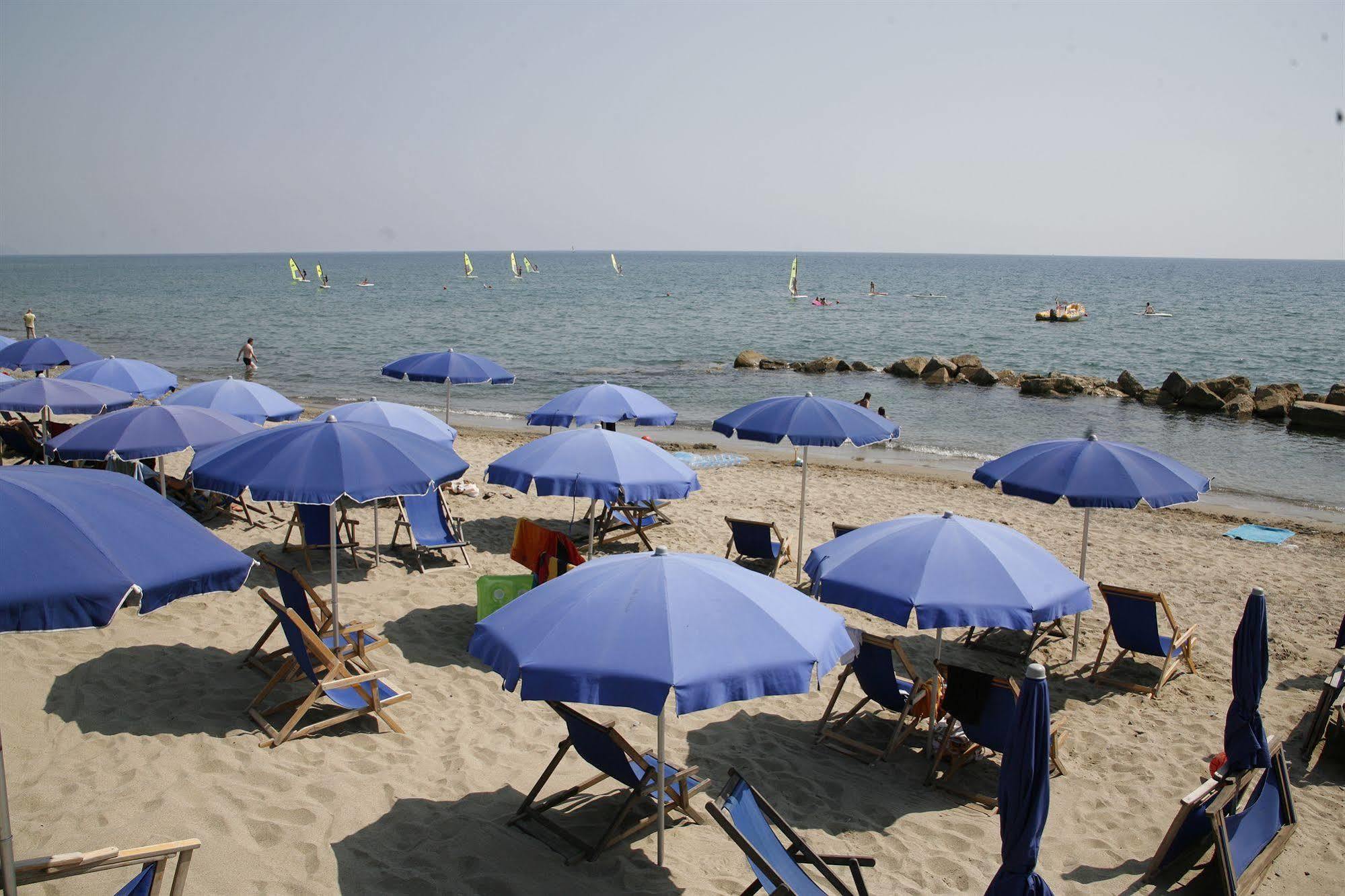 Hotel Leucosya Marina Di Casal Velino Buitenkant foto