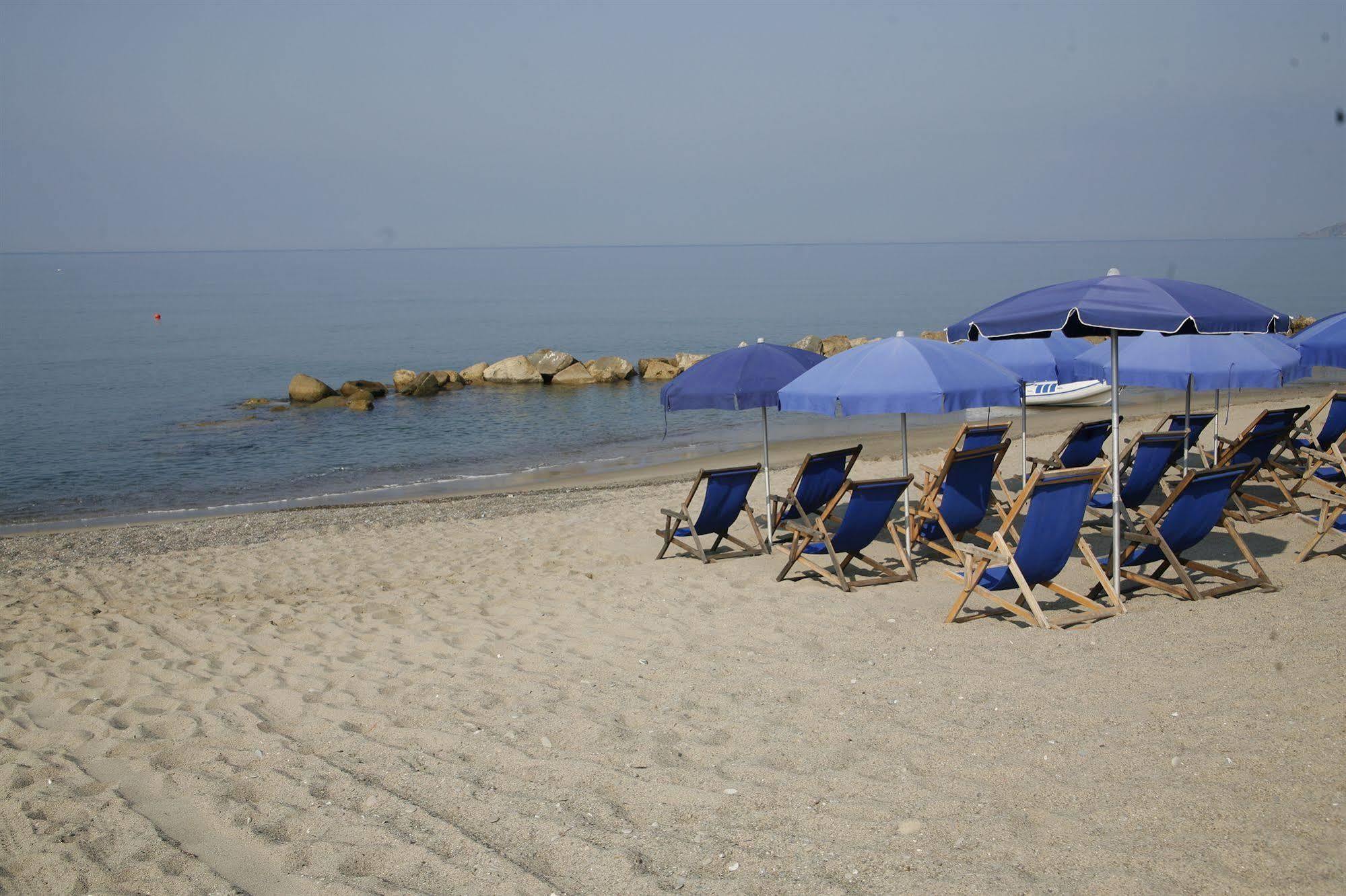 Hotel Leucosya Marina Di Casal Velino Buitenkant foto